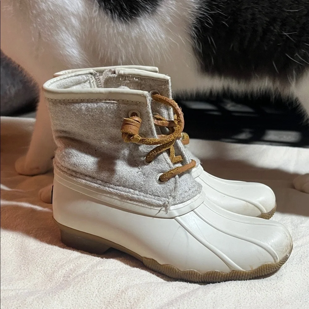 Sperry Kids White and Tan Boots